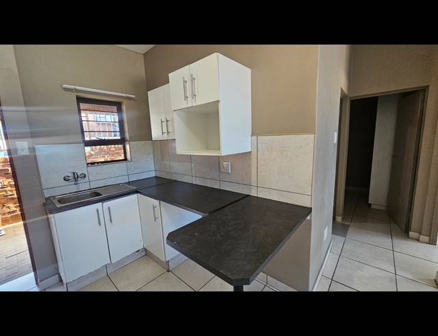 2 BEDROOM APARTMENT TO LET IN FAIRVIEW